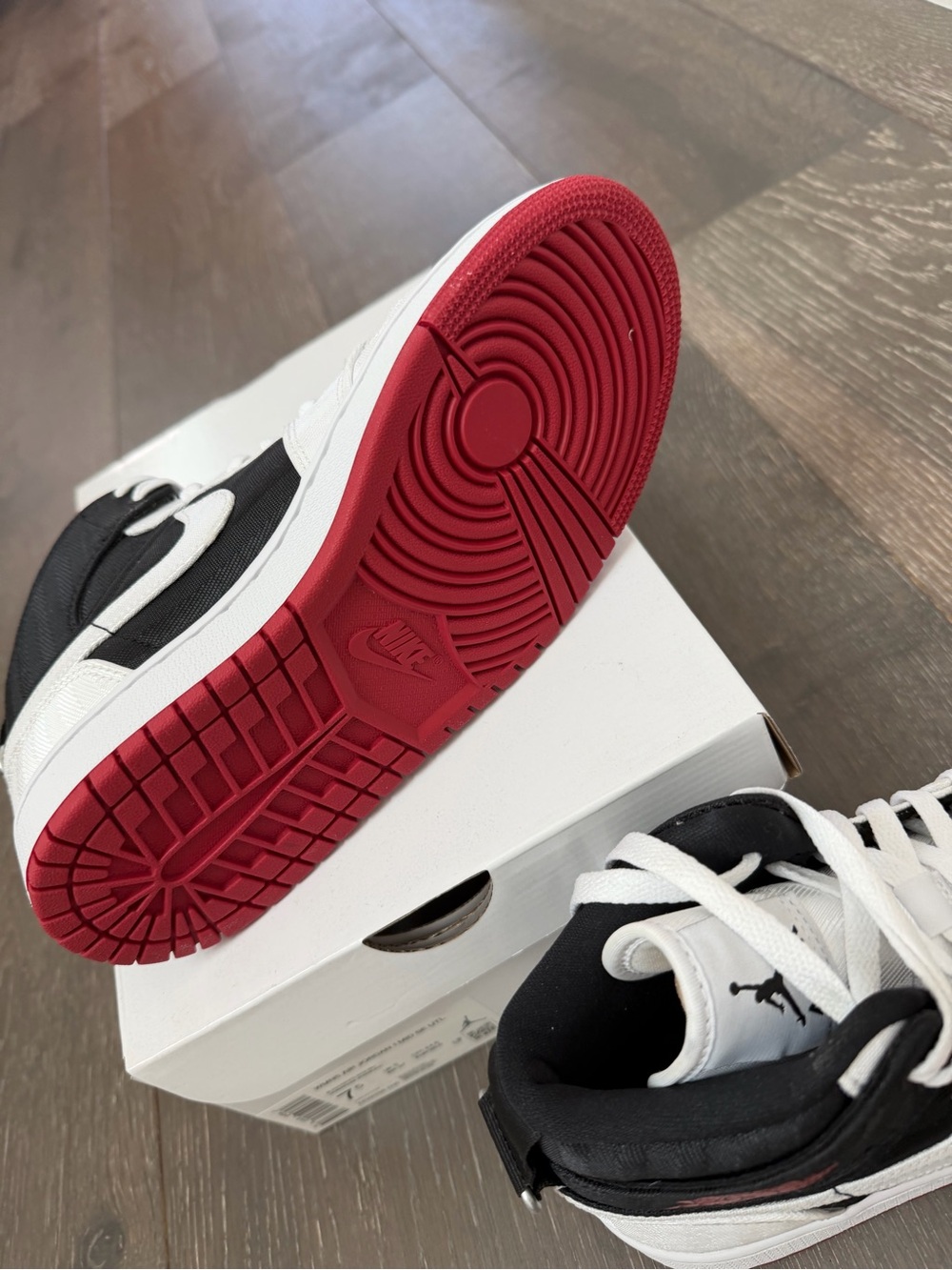 NWT Nike Women’s Air Jordans Mid High-Top Sneakers - Black/White with Red Soles - Picture 2 of 3